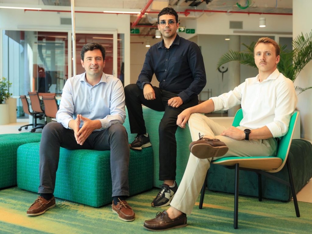 Renewable energy developer CleverNett is investing €3 million for a minority stake in optimiser CIOC Energy.